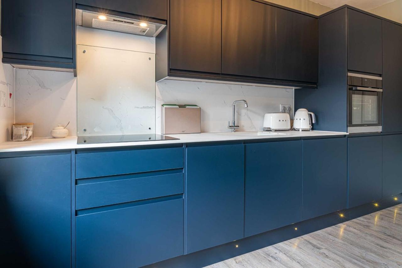 Beautiful Modern 1 Bedroom Apartment, City Centre 巴斯 外观 照片